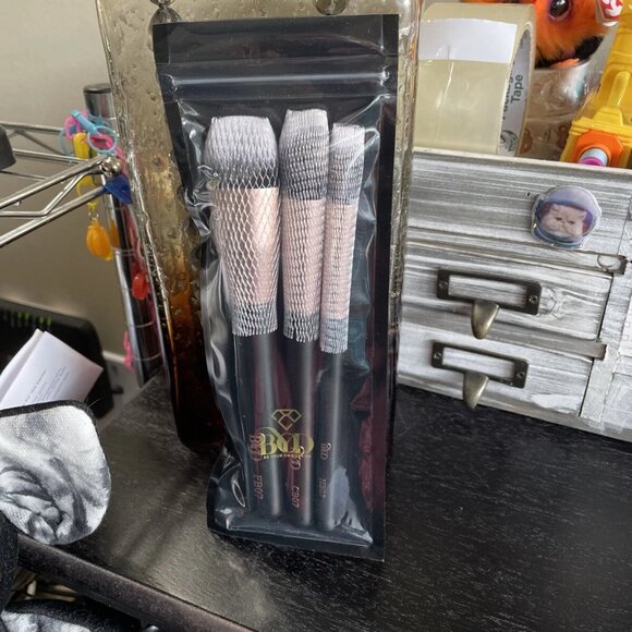 BYOD 3-Piece Face Brush Set - NIP - Retails For $38 - Picture 2 of 2